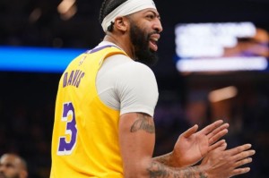 开云官网-浓眉或在训练营初完成续约 合同3年最高可达1.7亿