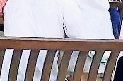 开云体育官网-真吃瓜？太阳报记者拍到阿里在酒吧亲吻瓜帅闺女