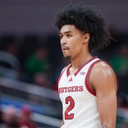 选秀专家：马刺将哈珀视为文班之外的另一基石 对交易2号签没兴趣