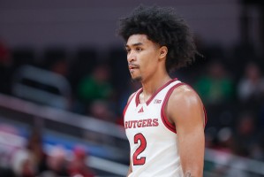 选秀专家：马刺将哈珀视为文班之外的另一基石 对交易2号签没兴趣